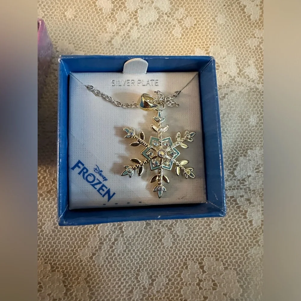 “Frozen” Silver and Blue Silver Plated Snowflake Pendant Necklace NWT